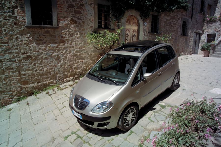  Lancia Musa (350) 2004 года  (фото 45 из 79)